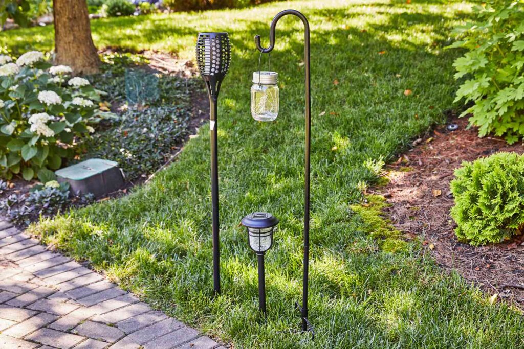 3 types of outdoor solar lights